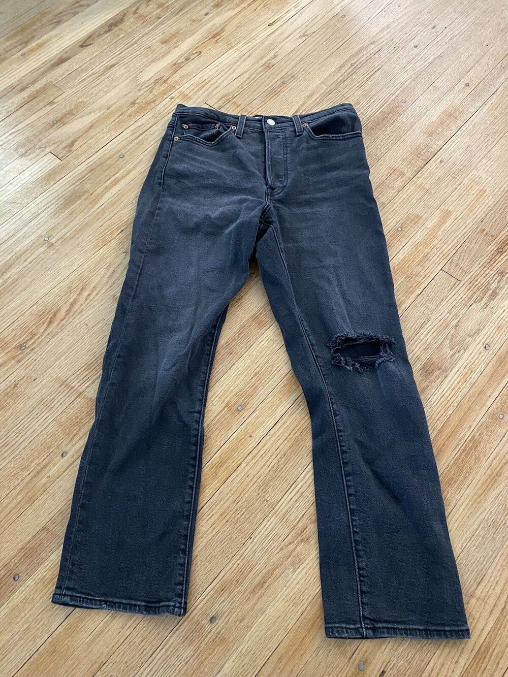 Levi's Dark Grey Wash Wedgie Straight Jeans in Size 30 Cropped Hole On Knee